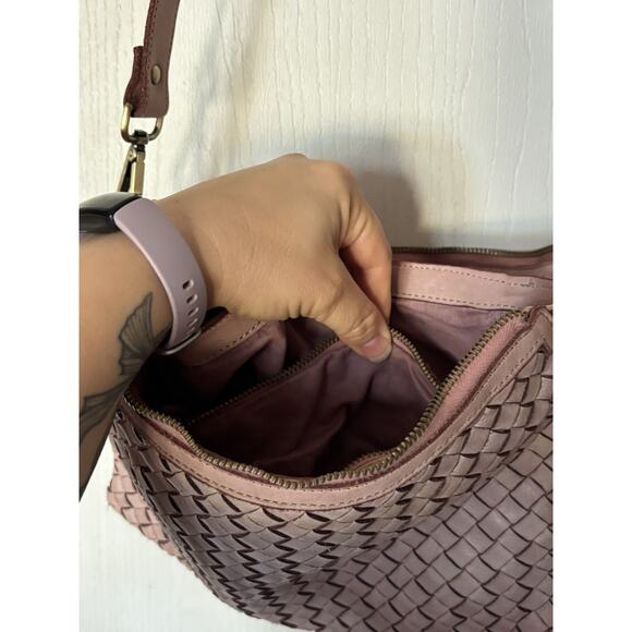 Genuine Leather Basket Weave Crossbody Lavender Made In Italy Adjustable Strap - Picture 5 of 8